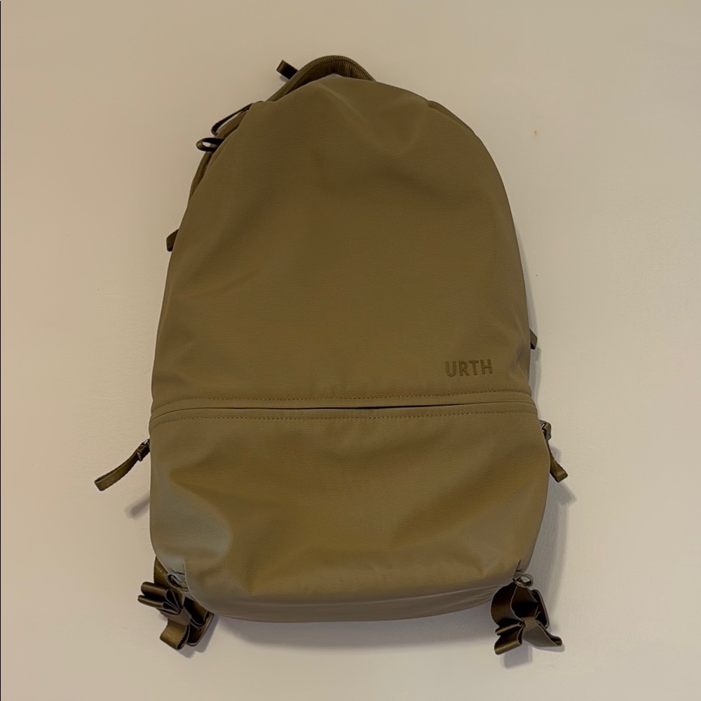 Urth Arkose 20L Backpack – 15” Laptop Bag, Weatherproof + Recycled (Beige)